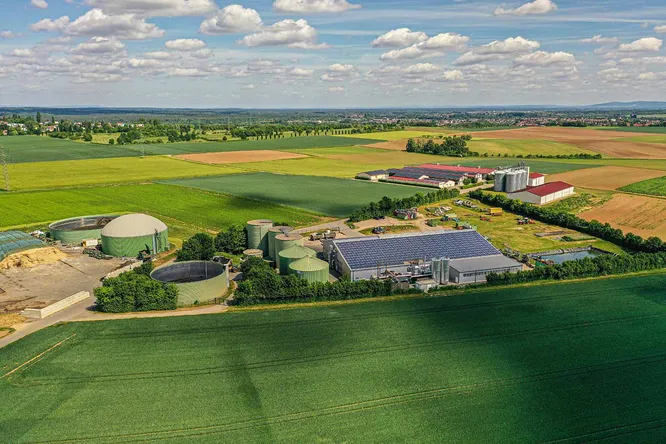 Landwirtschaftlicher Betrieb von oben